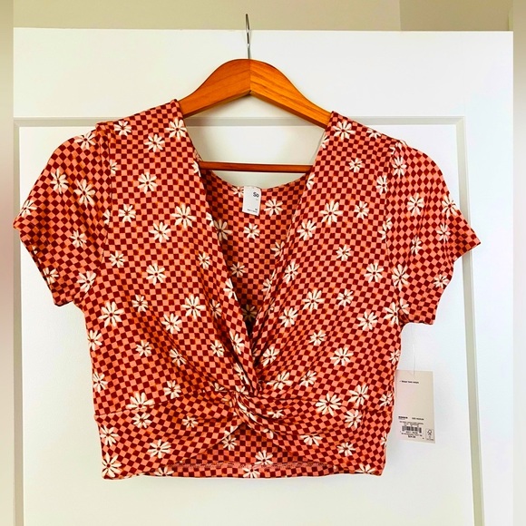 SO Tops - NWT Daisy Checkerboard Crop Top